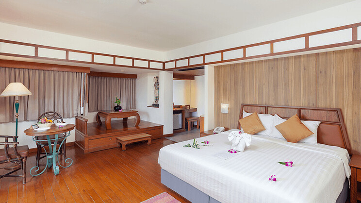 Seaview Patong Hotel